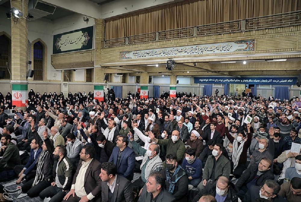 الامام الخامنئي يستقبل حشداً من اهالي محافظة آذربيجان الشرقية